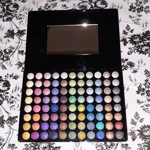 Bh cosmetics 88 cool shimmer color palette